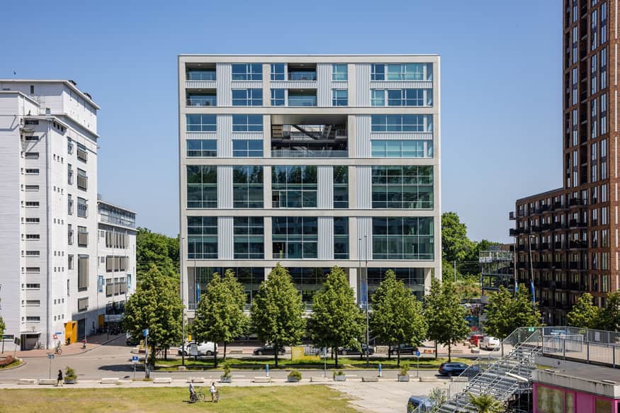 Een foto van het pand 'Donna' in Eindhoven, waar de tweede locatie van Aviva Solutions zit.